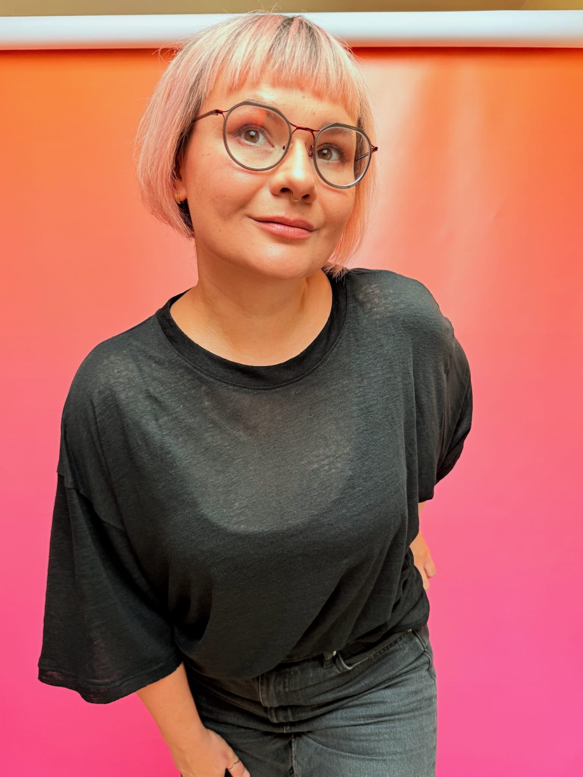 CUB_tshirt_linen_black_crew07_net.jpg