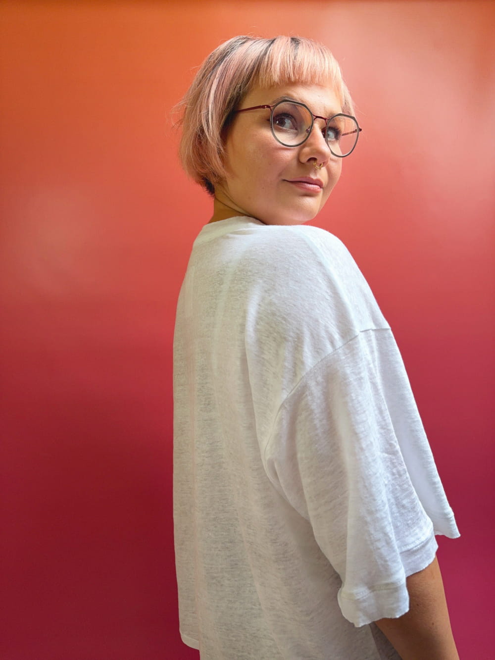 CUB_linen_tee_white_crew03_net.jpg