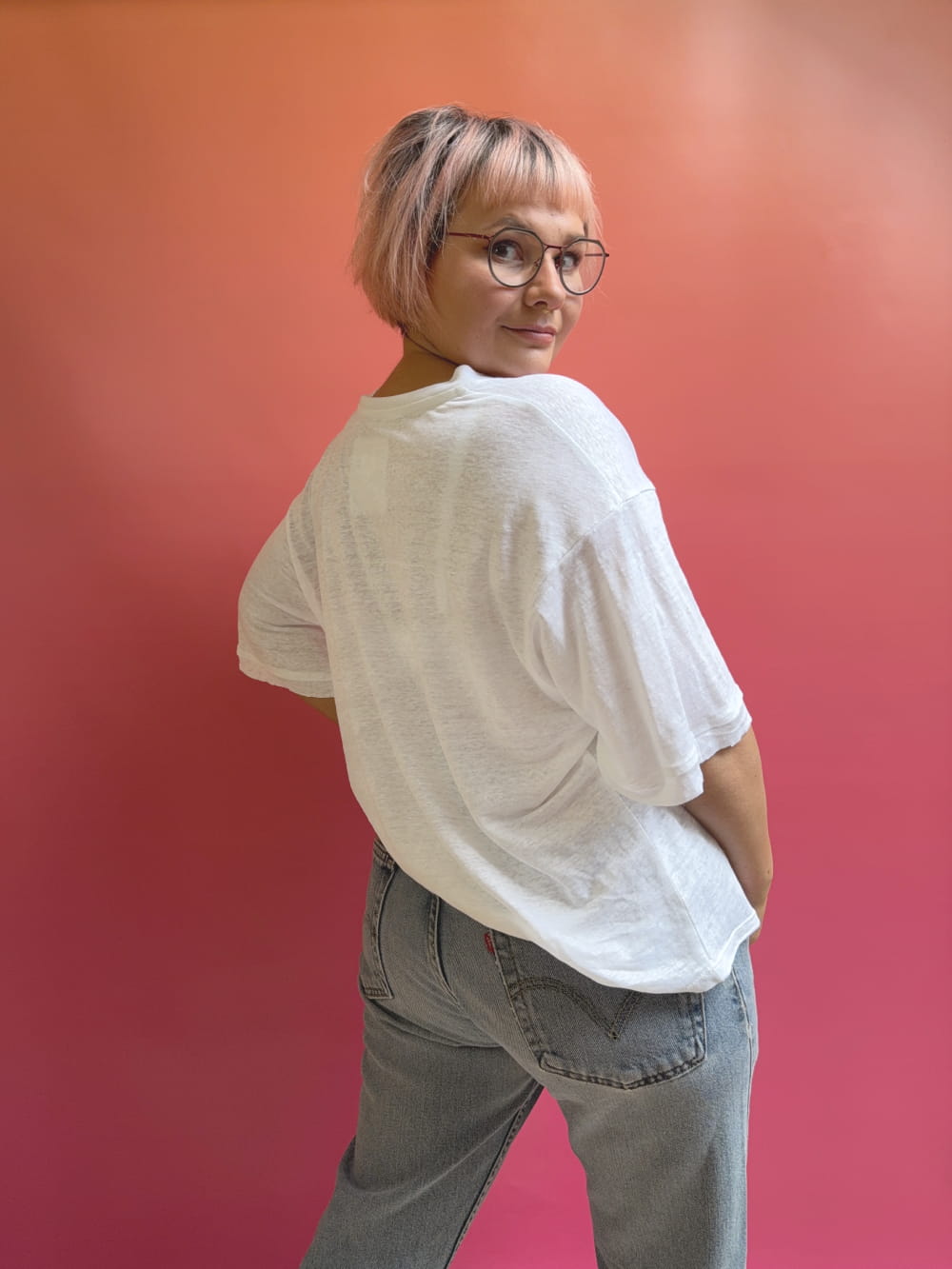 cub_linen_tee_white_v04_net.jpg